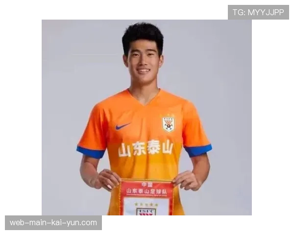 彭啸连续失误成背景板 年轻中卫交昂贵学费